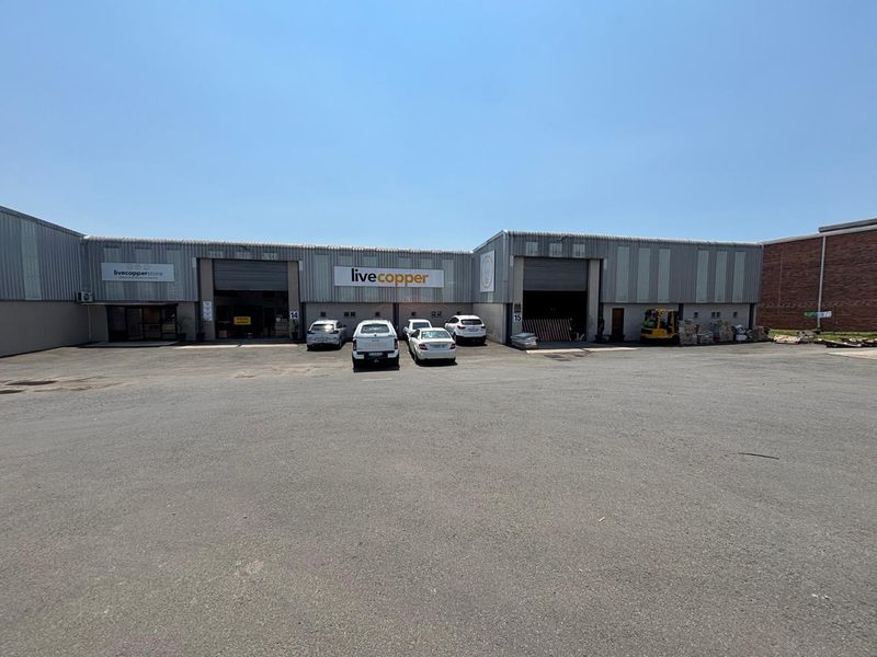 440sqm Factory/Warehouse to rent at R22000-00 per month plus Vat - Photo 8