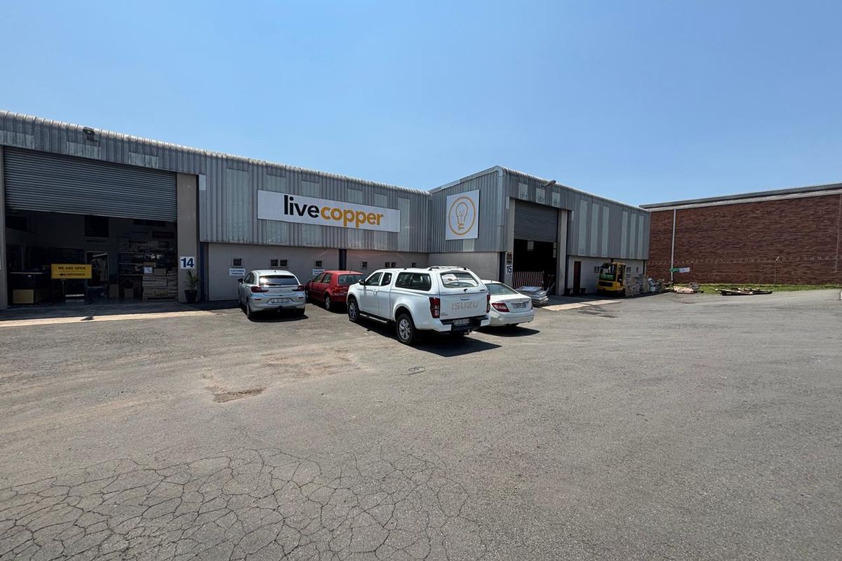 350sqm Factory/Warehouse to rent at R17500-00 per month plus Vat. - Photo 2