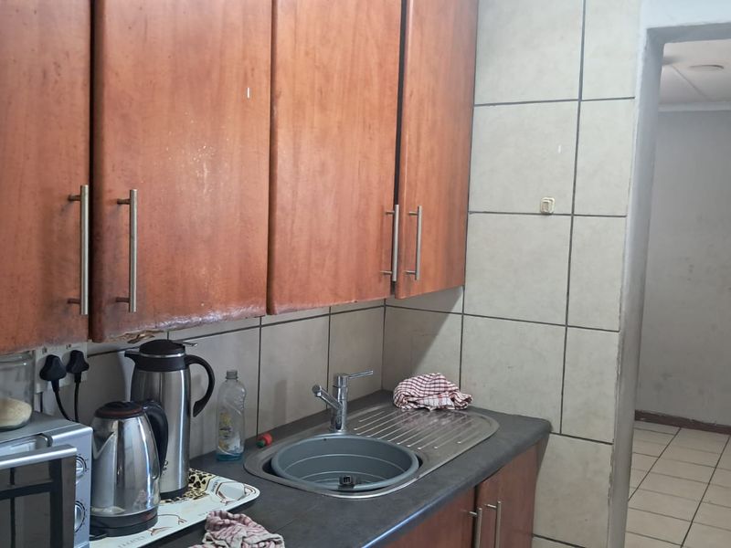 280m2 Factory TO LET in Clayville - Photo 9