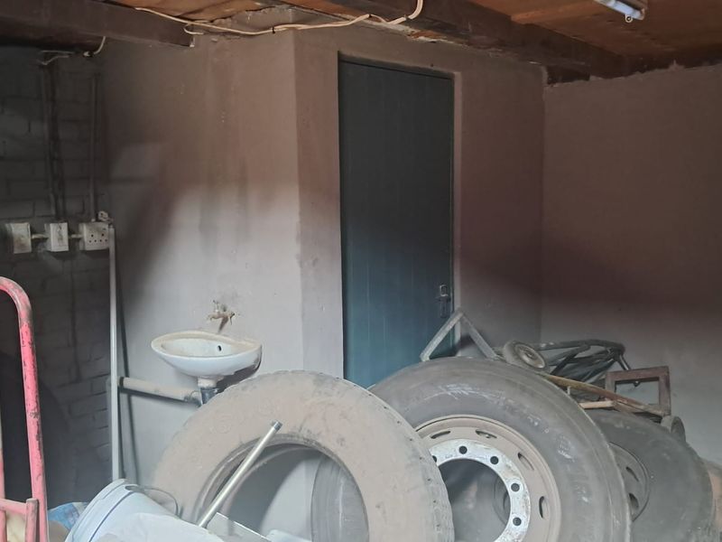 280m2 Factory TO LET in Clayville - Photo 7