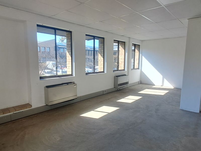 Flexible White Box 195m To Let in Waterfall Office Park - Photo 7