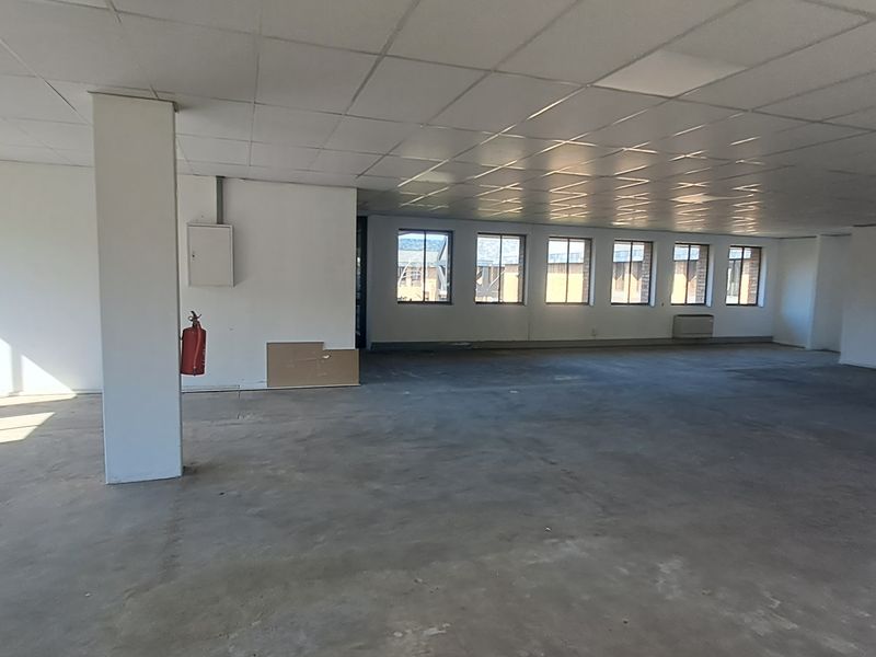 Flexible White Box 195m To Let in Waterfall Office Park - Photo 9