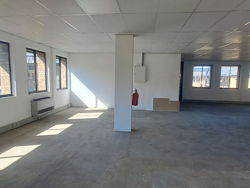 Flexible White Box 195m To Let in Waterfall Office Park - Photo 8