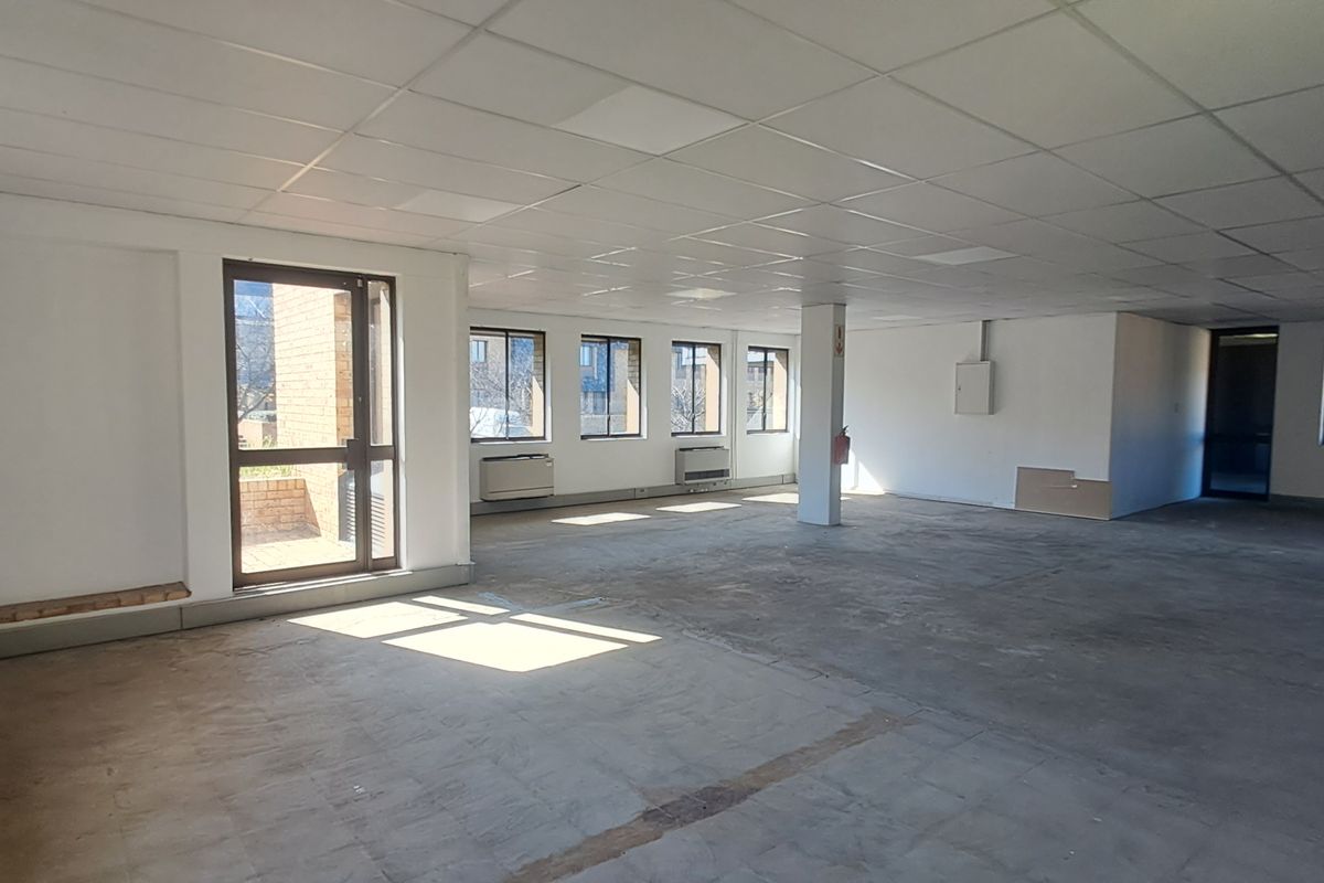 Flexible White Box 195m To Let in Waterfall Office Park - Photo 2