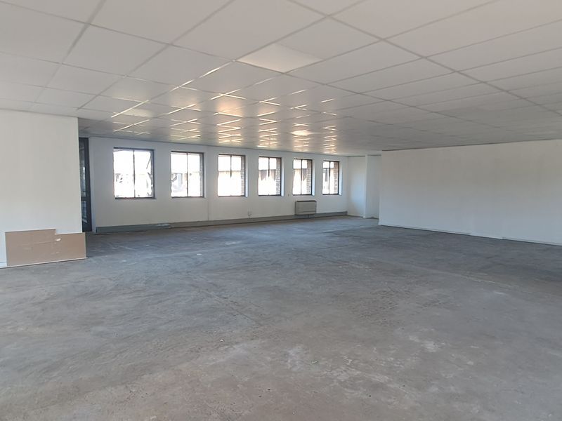 Flexible White Box 195m To Let in Waterfall Office Park - Photo 10