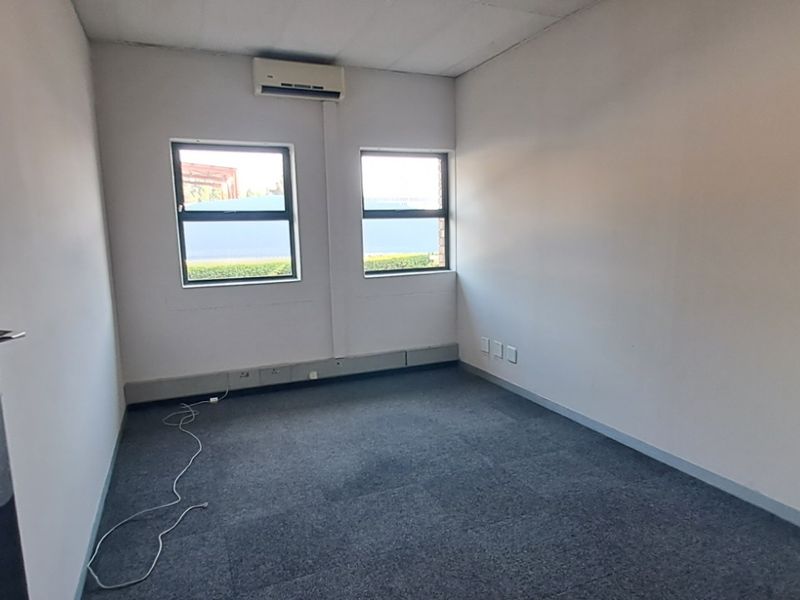 Ground Floor Corporate Office Opportunity 686m2 To Let in Randjespark - Photo 6