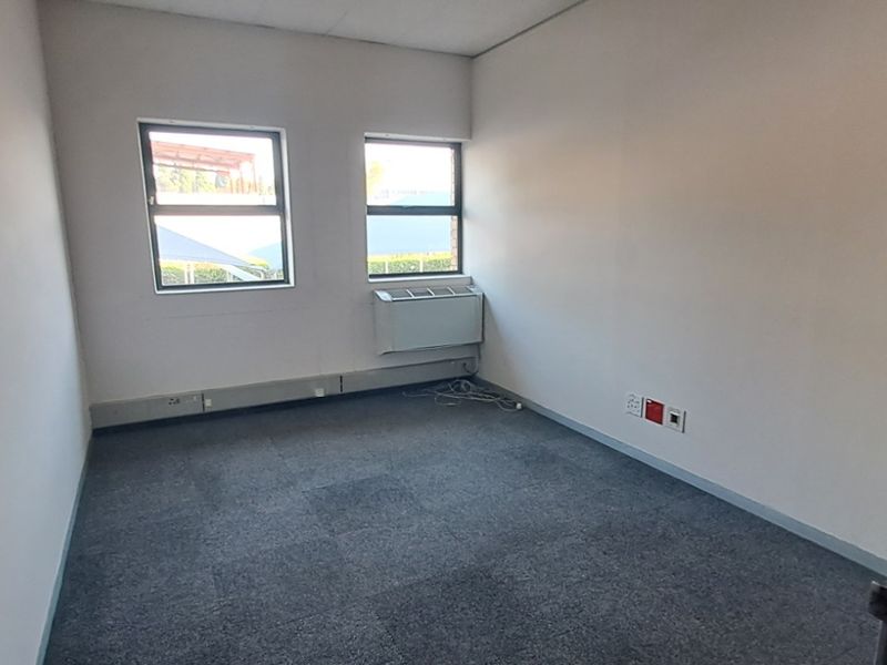 Ground Floor Corporate Office Opportunity 686m2 To Let in Randjespark - Photo 5