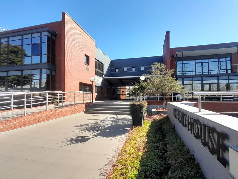 Refined 779m Ground Floor Office Opportunity To Let at Oxford House - Photo 3