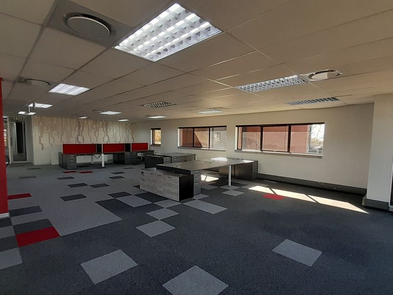 Refined 779m Ground Floor Office Opportunity To Let at Oxford House - Photo 7
