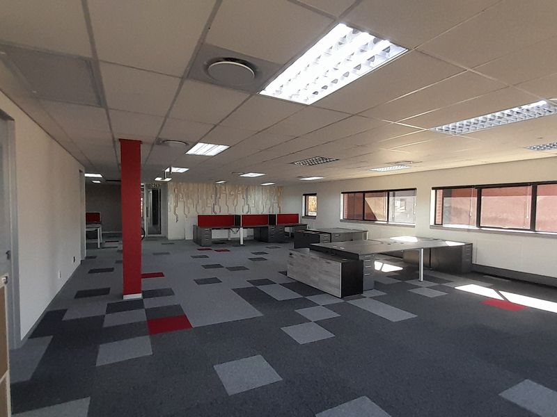 Refined 779m Ground Floor Office Opportunity To Let at Oxford House - Photo 4