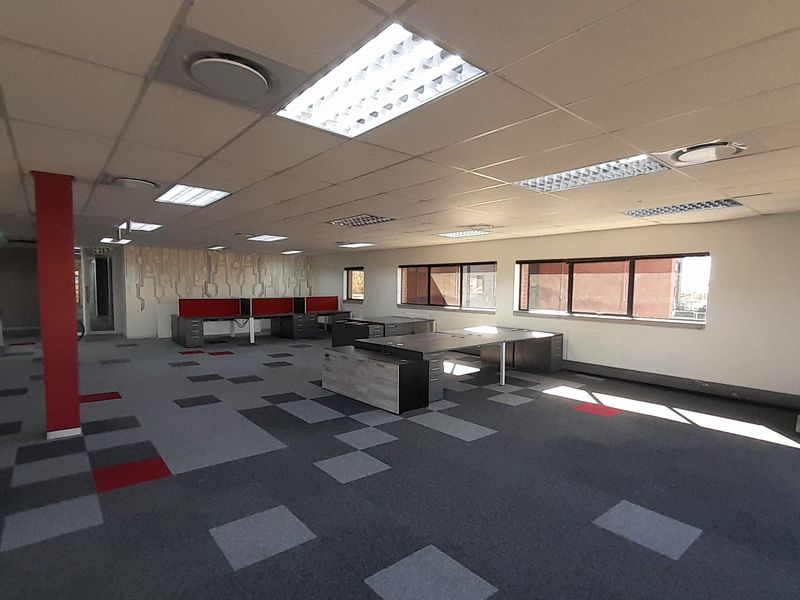 Refined 779m Ground Floor Office Opportunity To Let at Oxford House - Photo 6