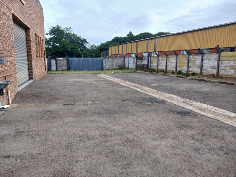 AFFORDABLE EXPOSURE : HIGH PROFILE PREMISES - Photo 3