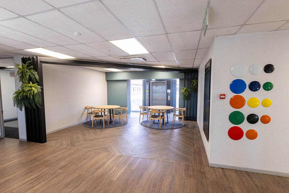 Prime 1188sqm Bedford Gardens Office - Photo 5