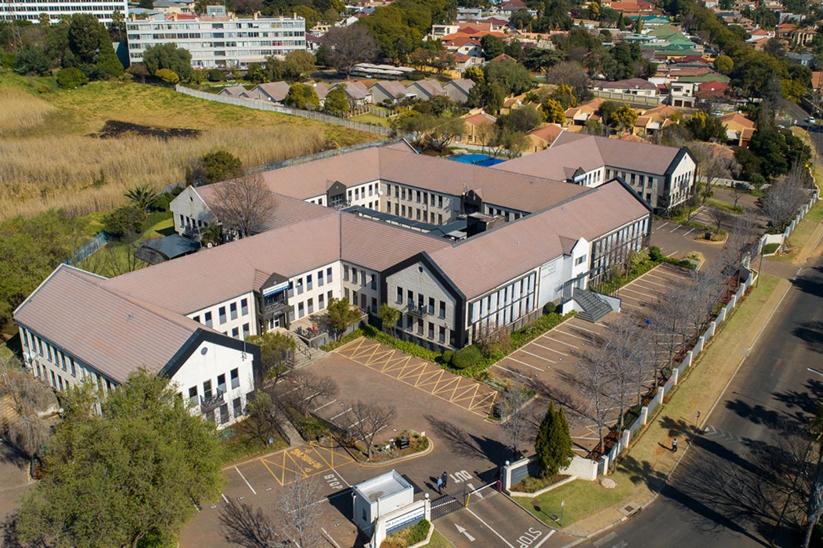 Prime 1188sqm Bedford Gardens Office - Photo 3