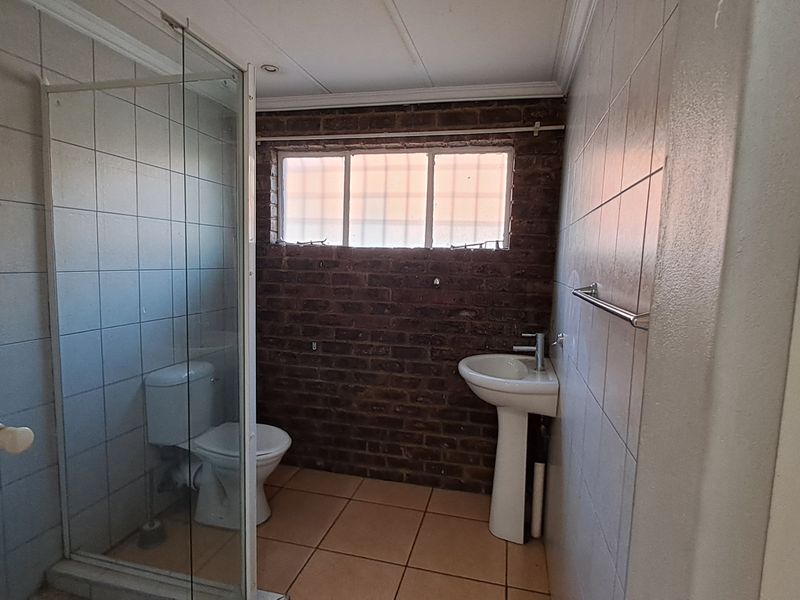 Commercially Zoned – Endless Possibilities in Heidelberg - Photo 6