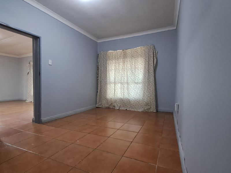 Commercially Zoned – Endless Possibilities in Heidelberg - Photo 4