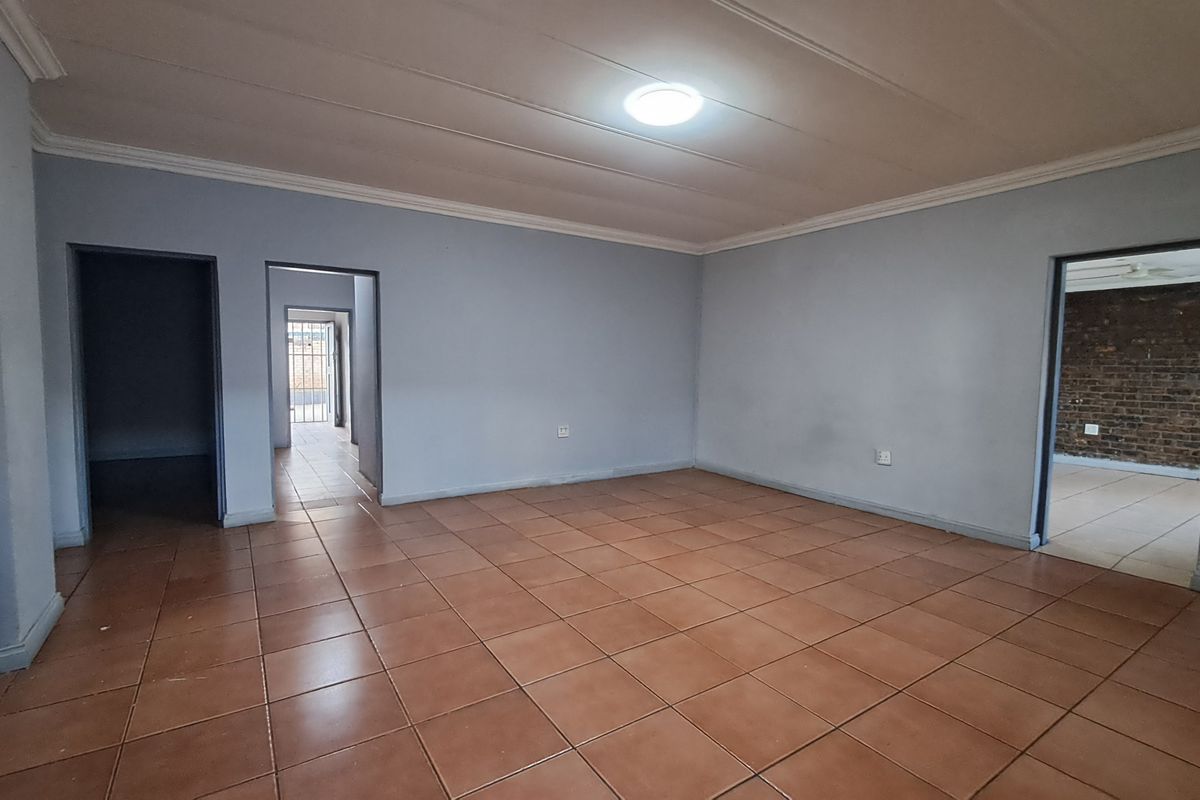 Commercially Zoned – Endless Possibilities in Heidelberg - Photo 2