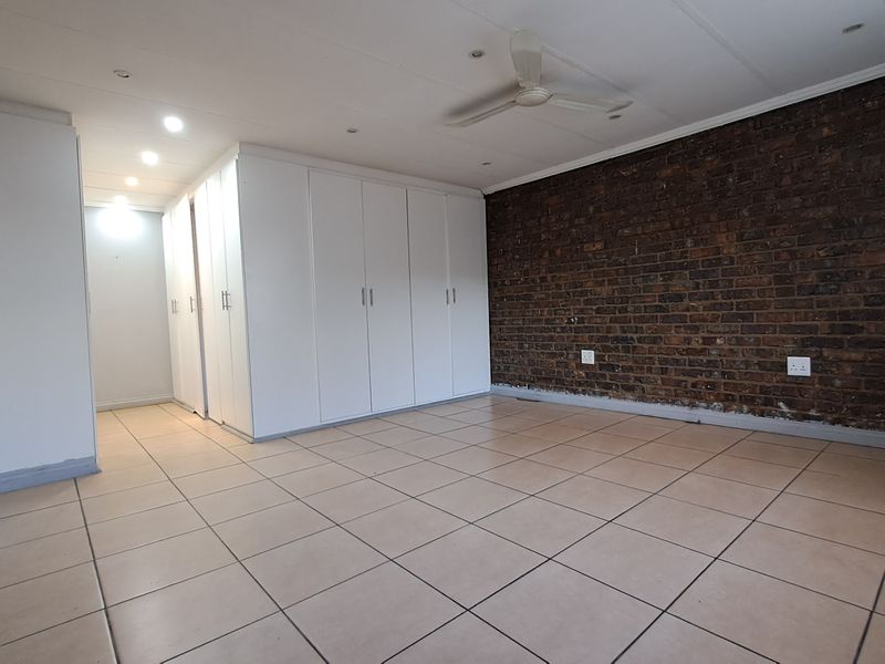 Commercially Zoned – Endless Possibilities in Heidelberg - Photo 5