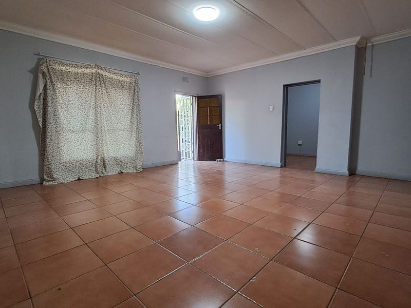 Commercially Zoned – Endless Possibilities in Heidelberg - Photo 3