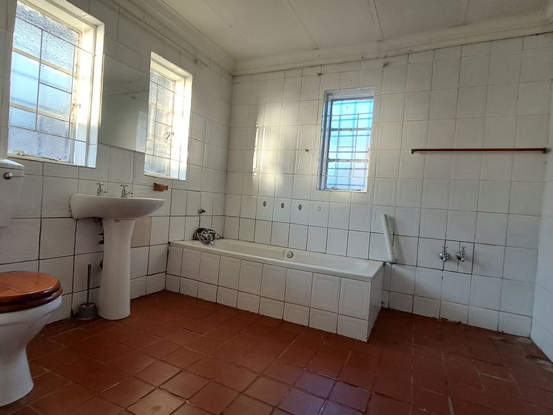 Commercially Zoned – Endless Possibilities in Heidelberg - Photo 9