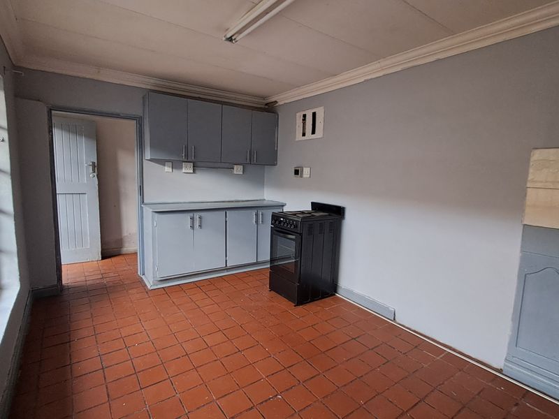 Commercially Zoned – Endless Possibilities in Heidelberg - Photo 10