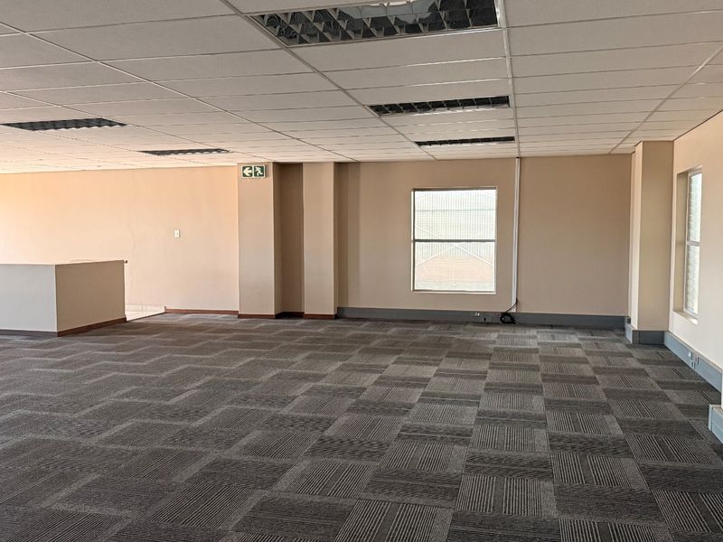 2,277m2 A-Grade Warehouse To Let, Twenty One Industrial Estate, Olifantsfontein - Photo 8