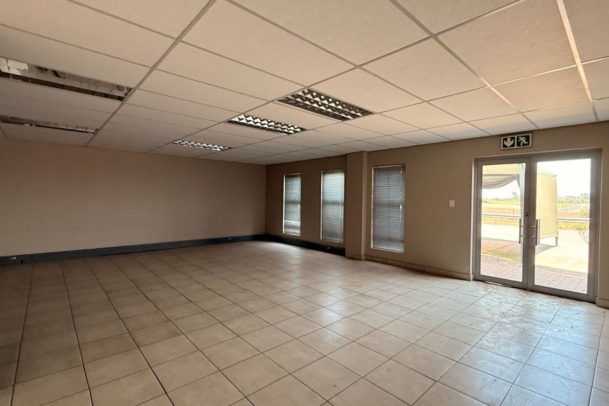 2,277m2 A-Grade Warehouse To Let, Twenty One Industrial Estate, Olifantsfontein - Photo 5