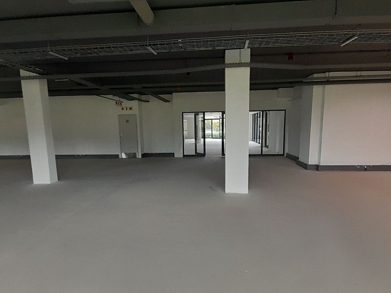 1,922m Ground Floor White Box Office with N1 Exposure - Photo 9