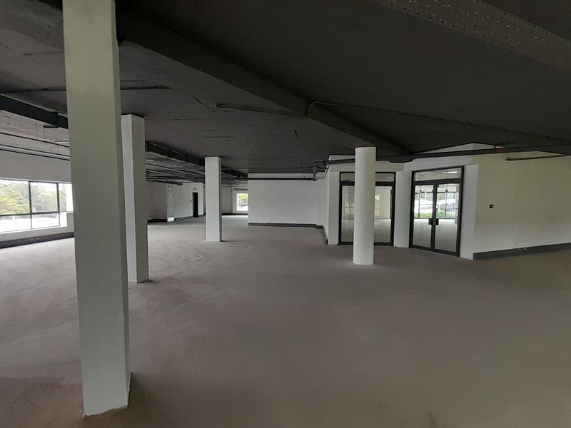 1,922m Ground Floor White Box Office with N1 Exposure - Photo 3