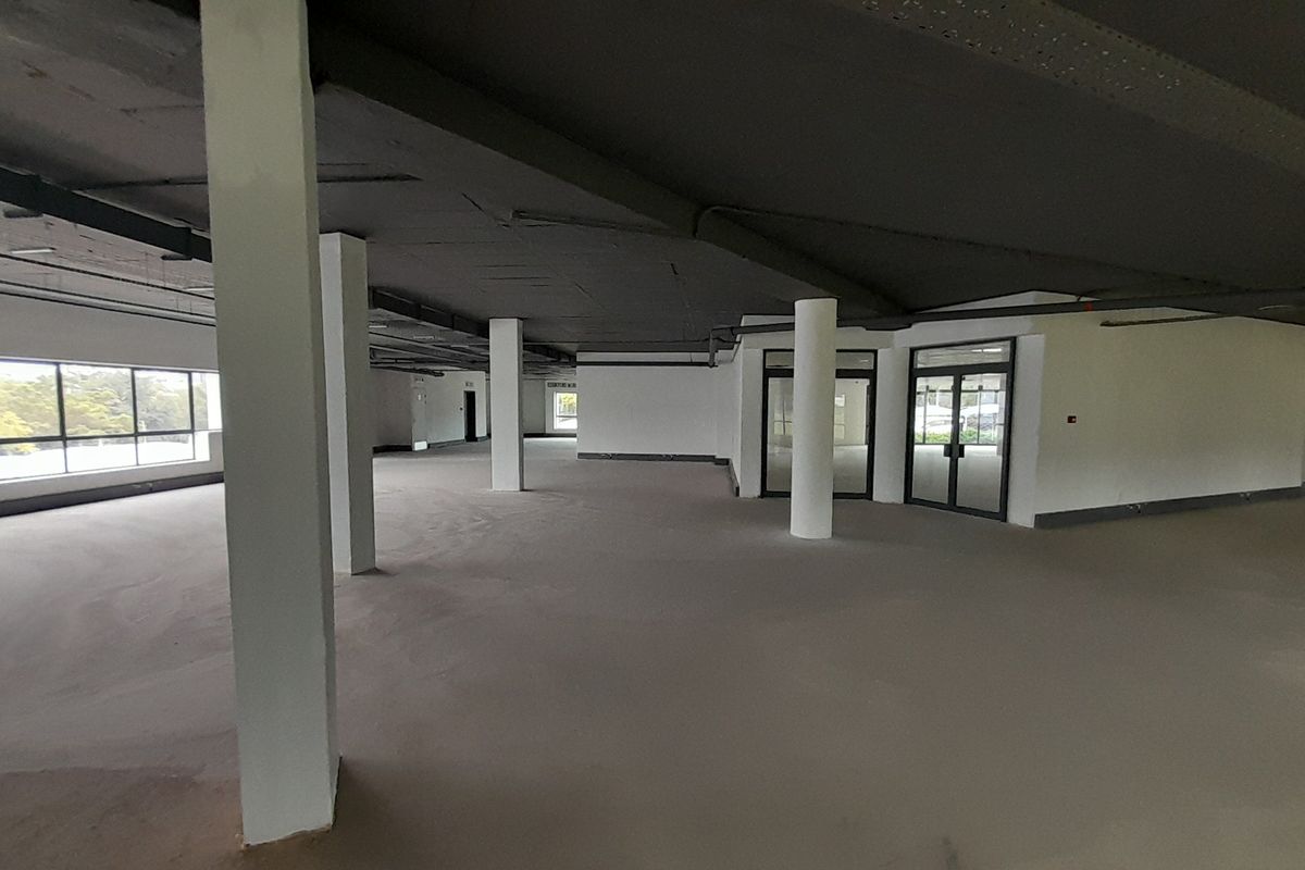 1,922m Ground Floor White Box Office with N1 Exposure - Photo 3