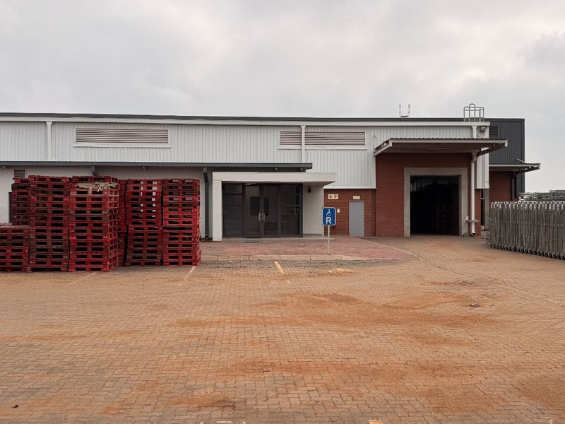 Modern 1,223m2 Warehouse To Let in Olive Wood Hub, Witfontein | Prime R21 Exposure - Photo 2
