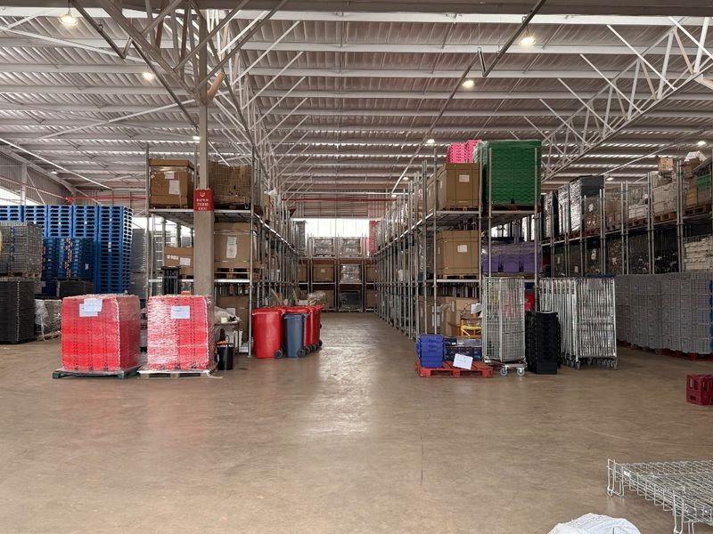 Modern 1,223m2 Warehouse To Let in Olive Wood Hub, Witfontein | Prime R21 Exposure - Photo 5