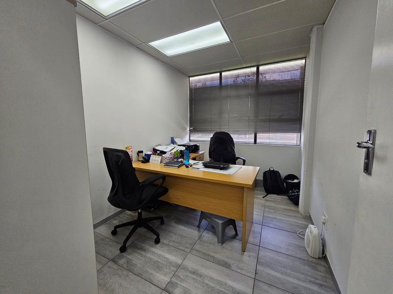 TO LET | ±73 m2 Professional Office | Waterkloof Area | Immediate Occupation - Photo 9