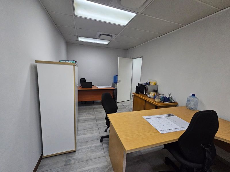 TO LET | ±73 m2 Professional Office | Waterkloof Area | Immediate Occupation - Photo 10