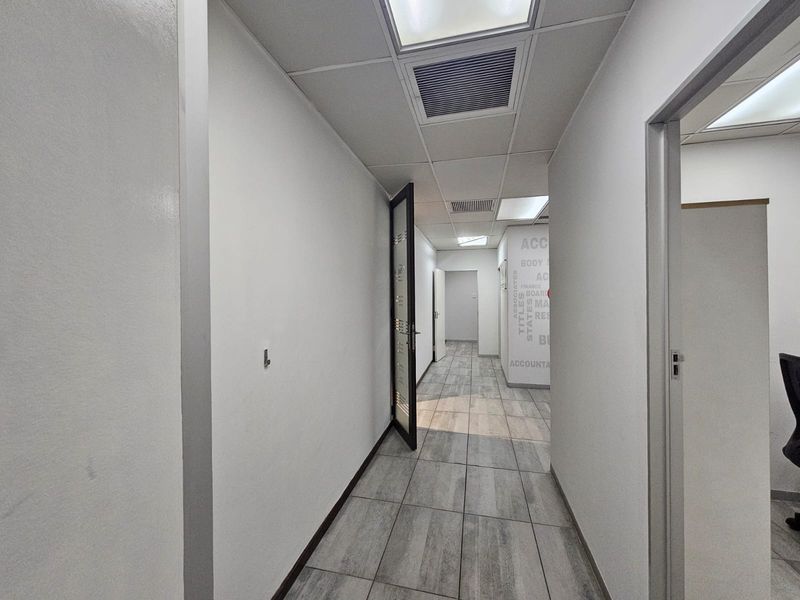 TO LET | ±73 m2 Professional Office | Waterkloof Area | Immediate Occupation - Photo 8