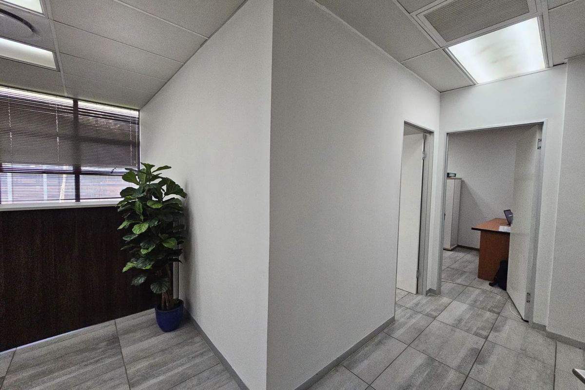 TO LET | ±73 m2 Professional Office | Waterkloof Area | Immediate Occupation - Photo 4