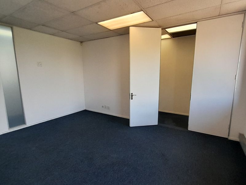 77m Carpeted Office Space To Let at Howick Gardens Waterfall Office Park - Photo 4