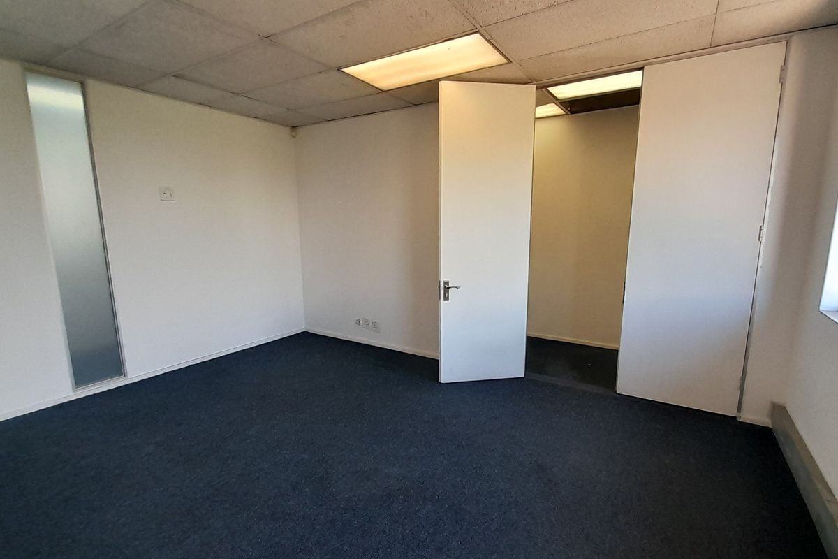 77m Carpeted Office Space To Let at Howick Gardens Waterfall Office Park - Photo 4