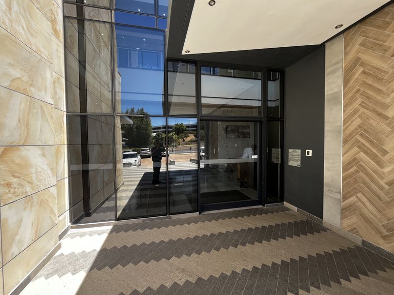 PRIME OFFICE SPACE IN TYGERVALLEY, BELLVILLE TO LET - Photo 3