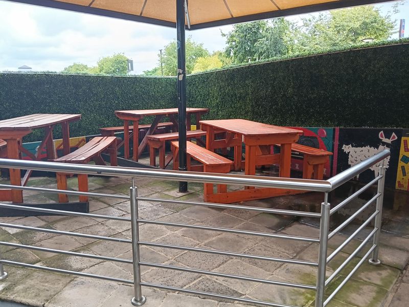 Family restaurant or food and drinks entertaiment area to let - Photo 9