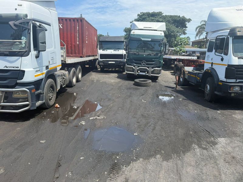 Prime 696sm Level Yard To Let- Strategic Logistics Hub, Clairwood - Photo 2