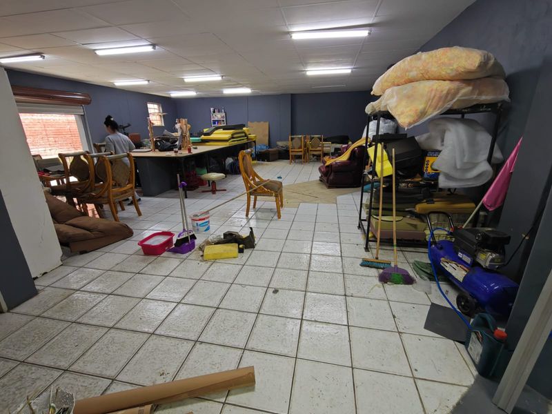 Commercial Space To Let in Prime Location in Pretoria North (±280m2) at only R17 900.00 excl. VAT - Photo 5