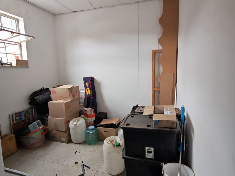 Commercial Space To Let in Prime Location in Pretoria North (±280m2) at only R17 900.00 excl. VAT - Photo 10