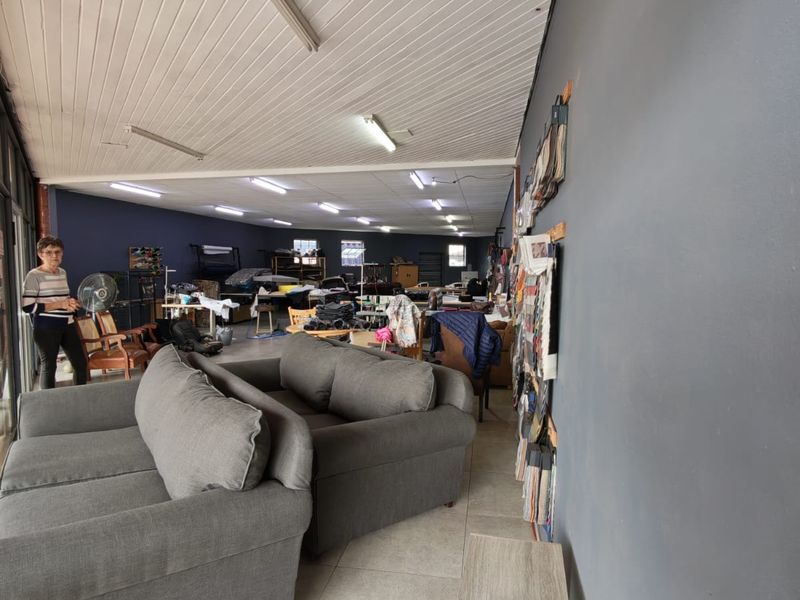 Commercial Space To Let in Prime Location in Pretoria North (±280m2) at only R17 900.00 excl. VAT - Photo 6