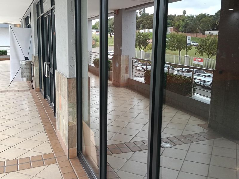 Studio to let - Photo 7