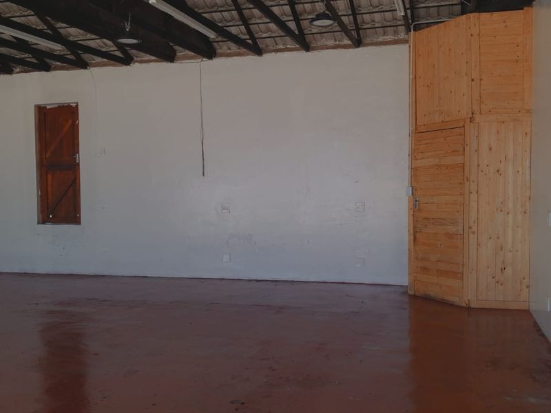 Prime 100m2 Retail / Showroom | Amalinda Main Road | R16 500 per month - Photo 9