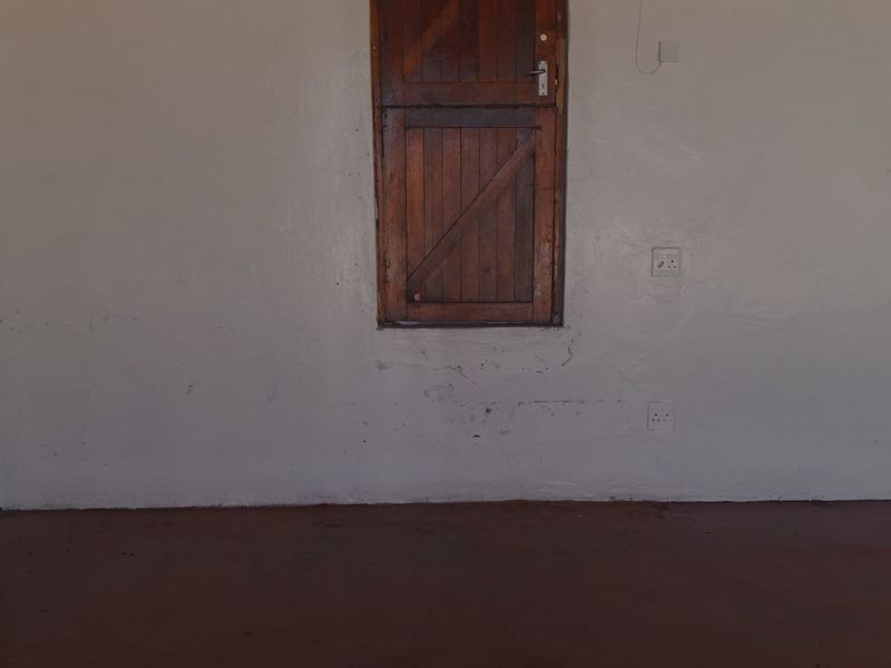 Prime 100m2 Retail / Showroom | Amalinda Main Road | R16 500 per month - Photo 5