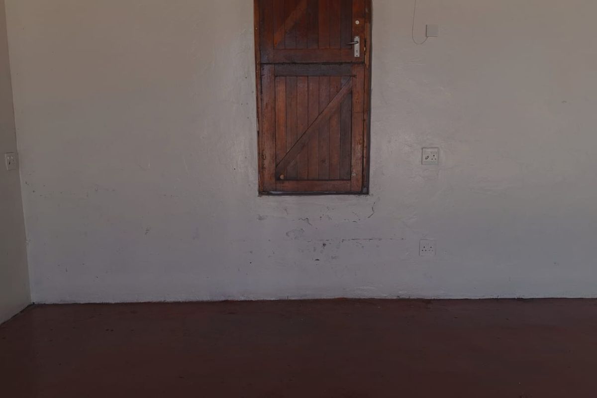 Prime 100m2 Retail / Showroom | Amalinda Main Road | R16 500 per month - Photo 5