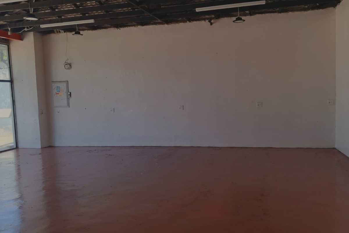 Prime 100m2 Retail / Showroom | Amalinda Main Road | R16 500 per month - Photo 4