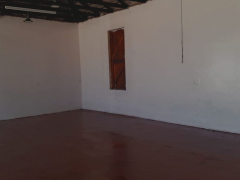 Prime 100m2 Retail / Showroom | Amalinda Main Road | R16 500 per month - Photo 8
